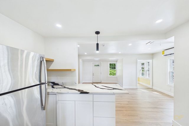 6 Pinehurst Dr, Wareham, MA 02571