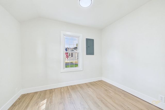 6 Pinehurst Dr, Wareham, MA 02571