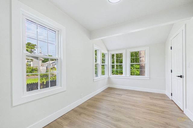 6 Pinehurst Dr, Wareham, MA 02571