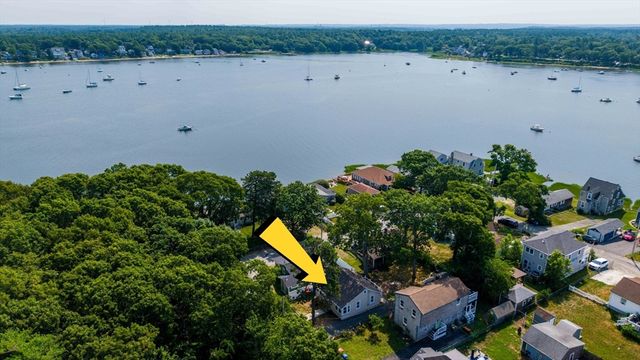 6 Pinehurst Dr, Wareham, MA 02571