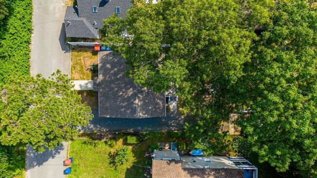 6 Pinehurst Dr, Wareham, MA 02571
