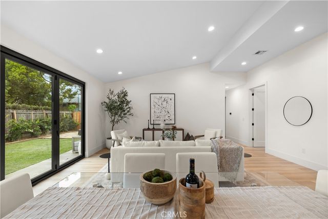 1935 Tustin, Costa Mesa, CA 92627