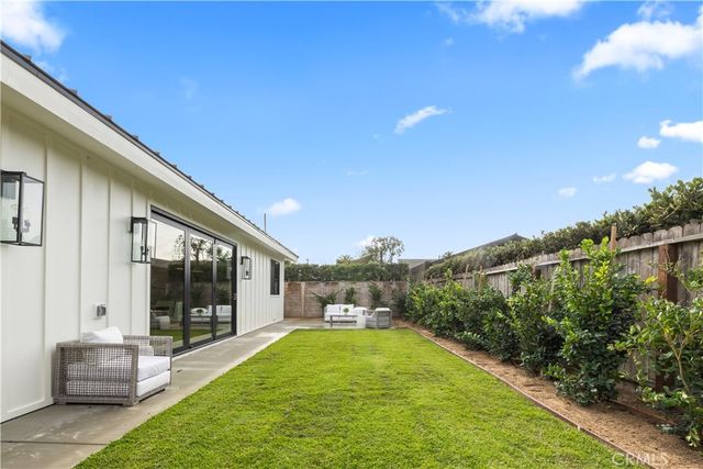 1935 Tustin, Costa Mesa, CA 92627