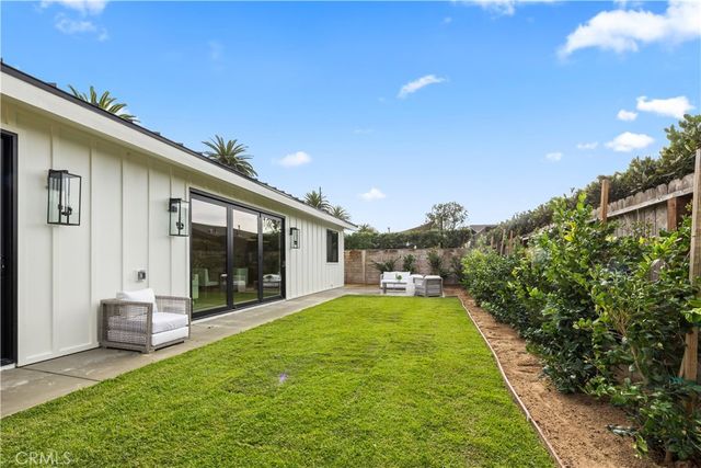 1935 Tustin, Costa Mesa, CA 92627