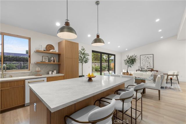 1935 Tustin, Costa Mesa, CA 92627