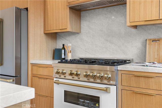 1935 Tustin, Costa Mesa, CA 92627