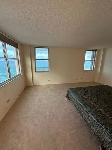 6039 Collins Ave 1625, Miami Beach, FL 33140