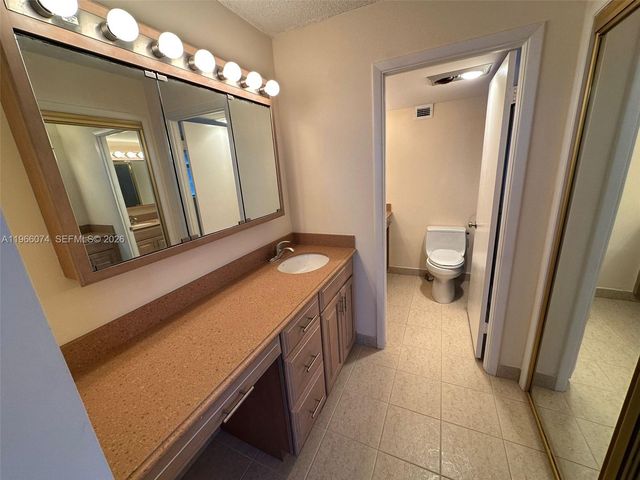 6039 Collins Ave 1625, Miami Beach, FL 33140