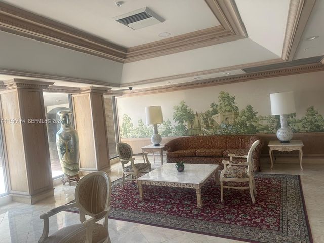 6039 Collins Ave 1625, Miami Beach, FL 33140