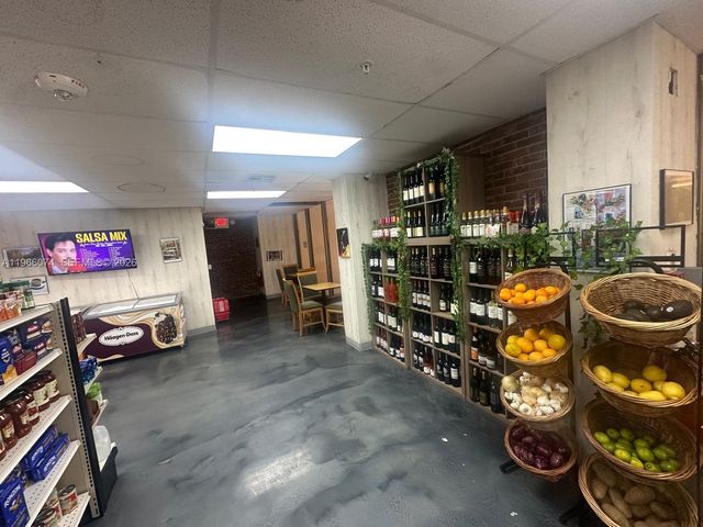 6039 Collins Ave 1625, Miami Beach, FL 33140