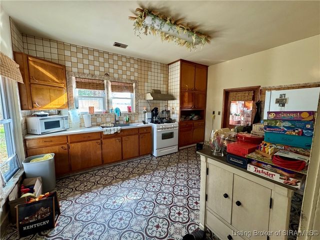 6113 Hibernia Road, Charlestown, IN 47111