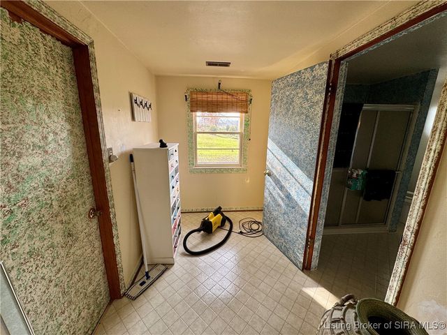 6113 Hibernia Road, Charlestown, IN 47111