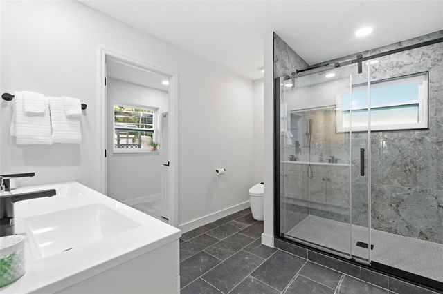 3084 SPIREA STREET, Sarasota, FL 34231