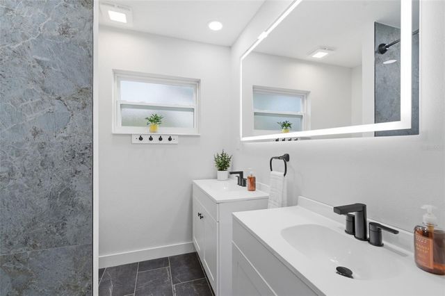 3084 SPIREA STREET, Sarasota, FL 34231