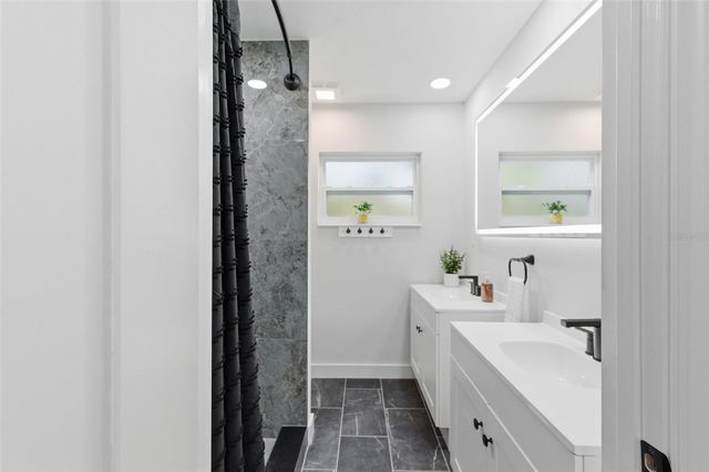 3084 SPIREA STREET, Sarasota, FL 34231