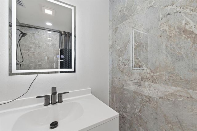 3084 SPIREA STREET, Sarasota, FL 34231
