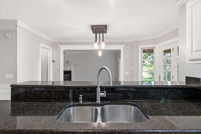 2820 Ashbrooke Drive, Lexington, KY 40513