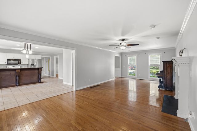 2820 Ashbrooke Drive, Lexington, KY 40513