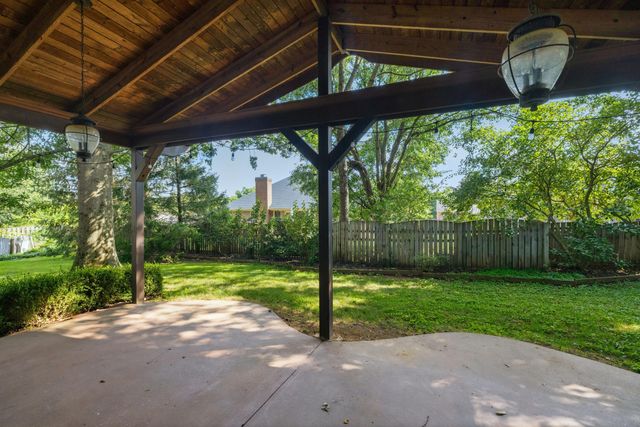 2820 Ashbrooke Drive, Lexington, KY 40513
