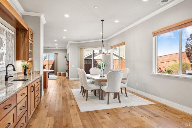 1972 Gardenview Cir, Santa Rosa, CA 95403