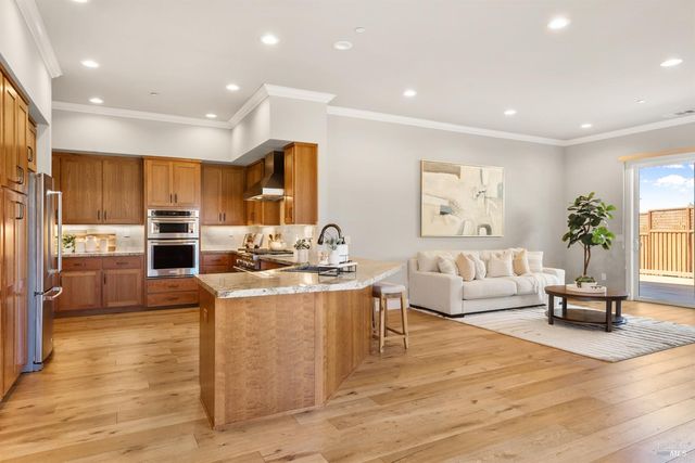 1972 Gardenview Cir, Santa Rosa, CA 95403