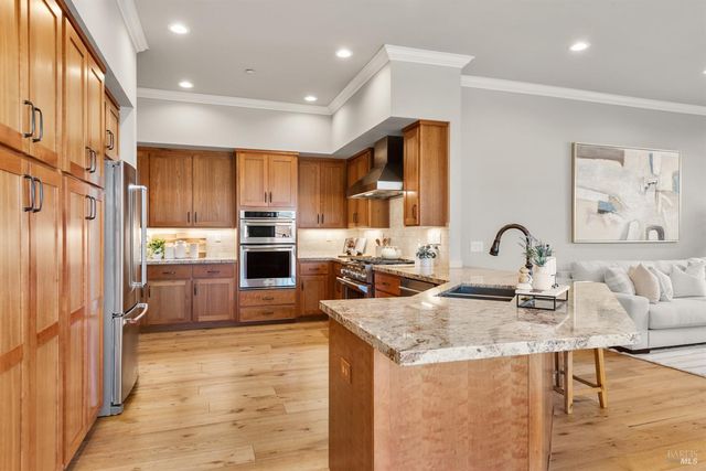 1972 Gardenview Cir, Santa Rosa, CA 95403