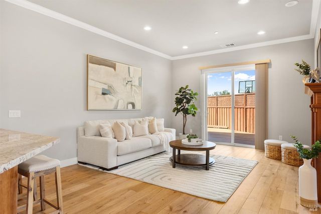 1972 Gardenview Cir, Santa Rosa, CA 95403