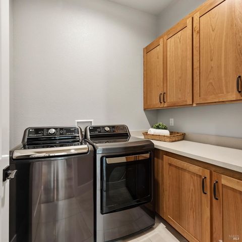 1972 Gardenview Cir, Santa Rosa, CA 95403