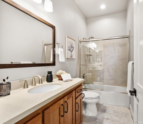 1972 Gardenview Cir, Santa Rosa, CA 95403