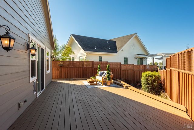 1972 Gardenview Cir, Santa Rosa, CA 95403