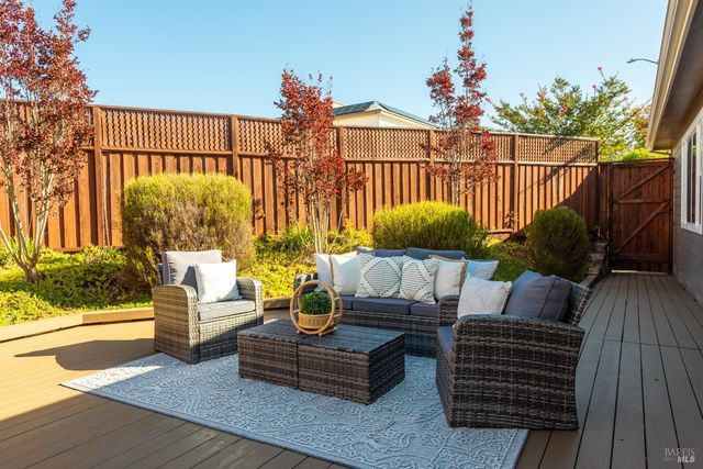 1972 Gardenview Cir, Santa Rosa, CA 95403