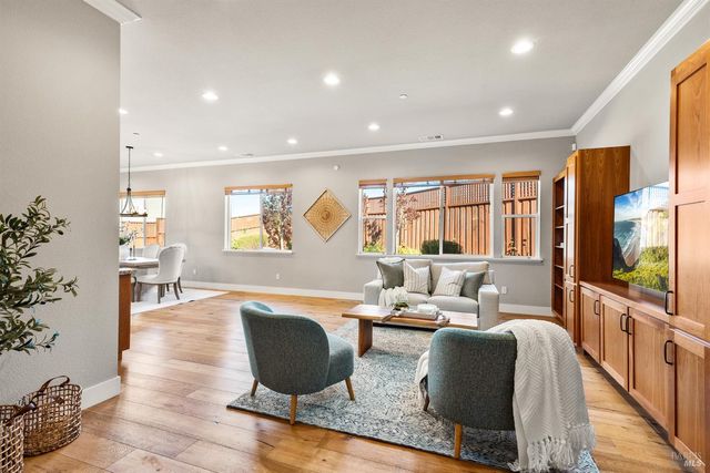 1972 Gardenview Cir, Santa Rosa, CA 95403