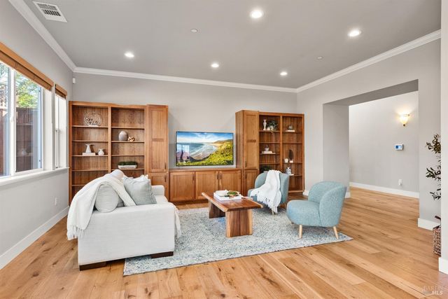 1972 Gardenview Cir, Santa Rosa, CA 95403