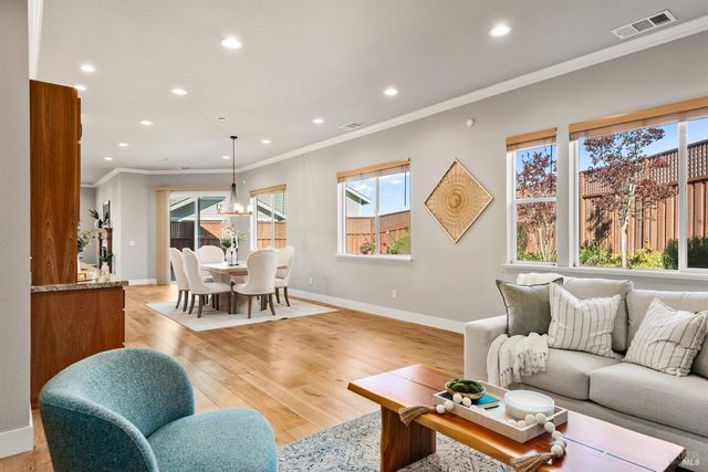 1972 Gardenview Cir, Santa Rosa, CA 95403