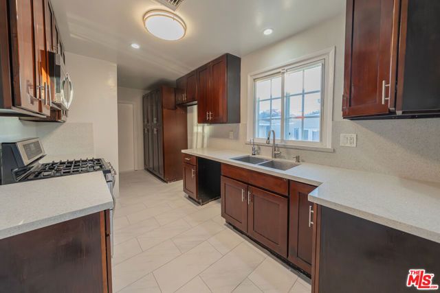 10636 Nettleton Street, Sun Valley (los Angeles), CA 91352
