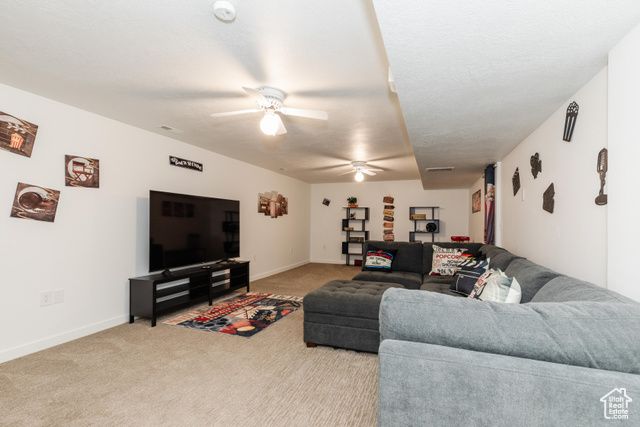 330 E 100 N, Hyde Park, UT 84318