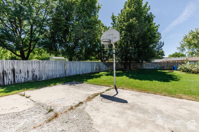 330 E 100 N, Hyde Park, UT 84318