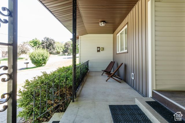 330 E 100 N, Hyde Park, UT 84318