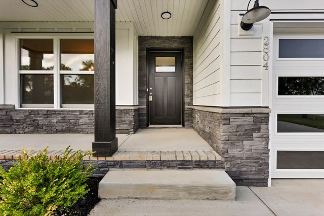 2804 Brewster Dr, Clarksville, TN 37042