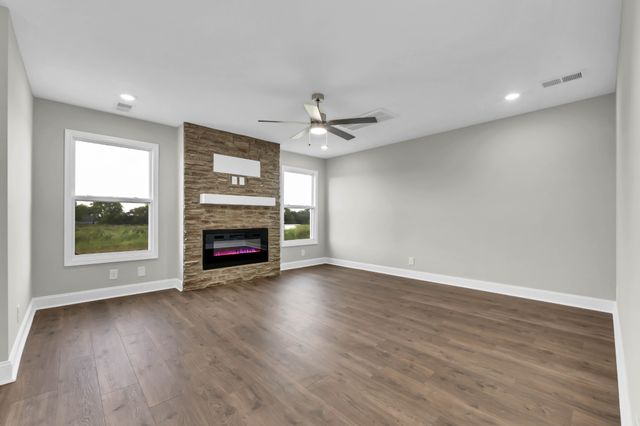 2804 Brewster Dr, Clarksville, TN 37042
