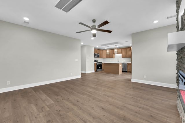 2804 Brewster Dr, Clarksville, TN 37042