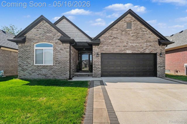 15330 Eton Pointe Drive, Clinton Charter Township, MI 48035