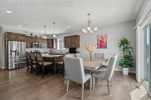 15330 Eton Pointe Drive, Clinton Charter Township, MI 48035