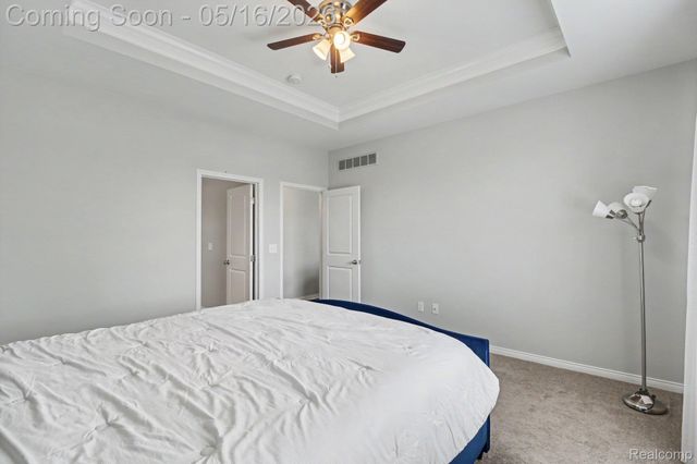 15330 Eton Pointe Drive, Clinton Charter Township, MI 48035