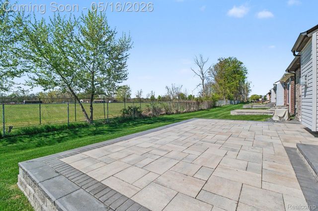 15330 Eton Pointe Drive, Clinton Charter Township, MI 48035
