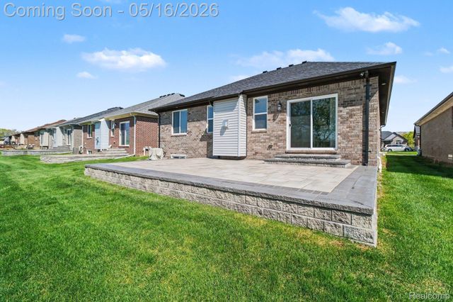 15330 Eton Pointe Drive, Clinton Charter Township, MI 48035