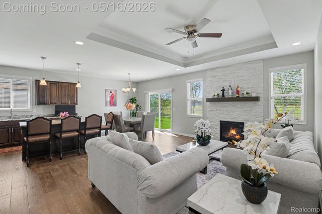 15330 Eton Pointe Drive, Clinton Charter Township, MI 48035