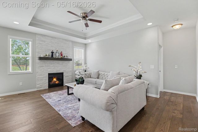 15330 Eton Pointe Drive, Clinton Charter Township, MI 48035