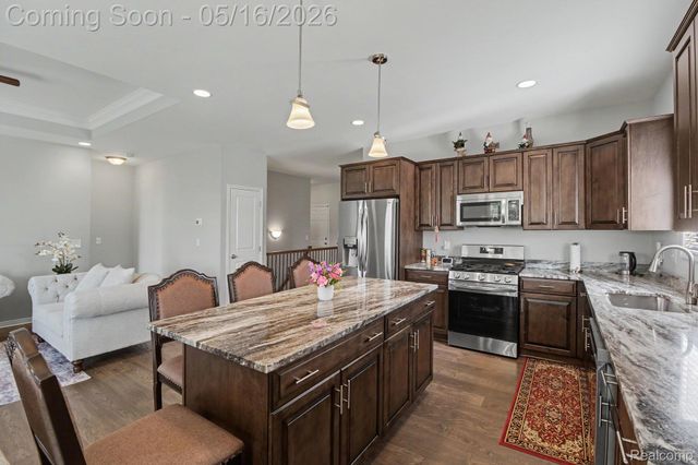 15330 Eton Pointe Drive, Clinton Charter Township, MI 48035