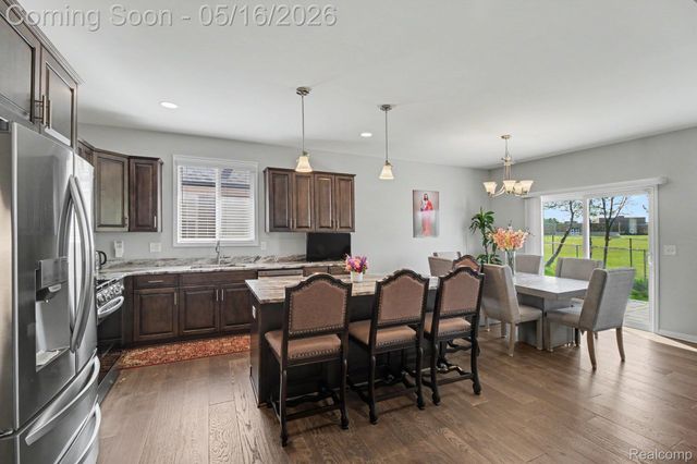 15330 Eton Pointe Drive, Clinton Charter Township, MI 48035